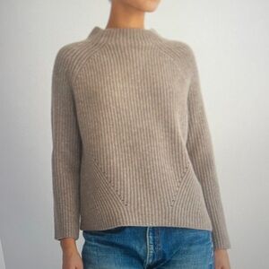 Cozy Gray taupe Ribbed wool Sweater